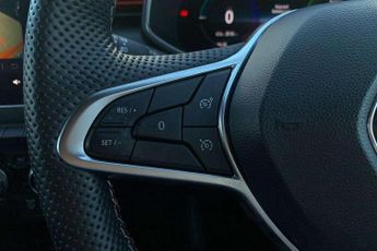Renault Clio 1.6 E-TECH Hybrid 140 RS Line 5dr Auto