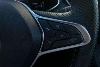 Renault Clio 1.6 E-TECH Hybrid 140 RS Line 5dr Auto