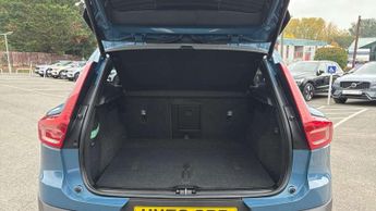Volvo XC40 2.0 B4P Plus Dark 5dr AWD Auto
