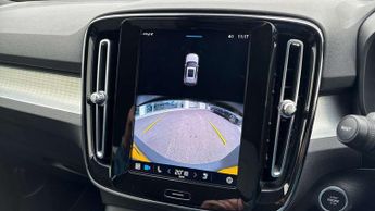 Volvo XC40 2.0 B4P Plus Dark 5dr AWD Auto