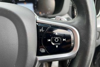 Volvo XC60 2.0 B5D R DESIGN Pro 5dr AWD Geartronic
