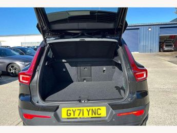 Volvo XC40 2.0 B4P R DESIGN 5dr Auto [7 speed]