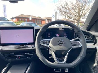 Volkswagen Passat Estate 1.5 TSI eHybrid 272 R-Line 5dr DSG