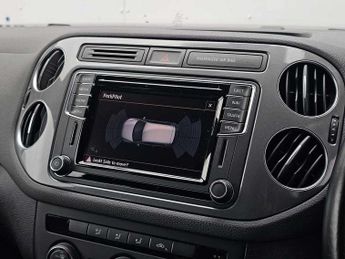 Volkswagen Tiguan 2.0 TDi BlueMotion Tech R-Line 184 5dr DSG [NAV]