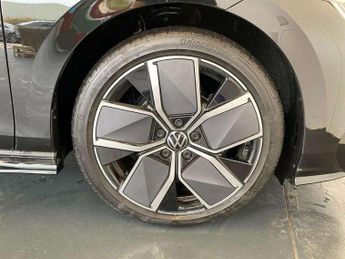 Volkswagen Golf 1.5 eTSI 150 R-Line 5dr DSG