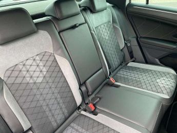 Volkswagen Tiguan 2.0 TDI 4Motion R-Line 5dr DSG
