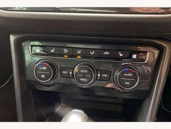 Volkswagen Tiguan 2.0 TSi 230 4Motion SEL 5dr DSG