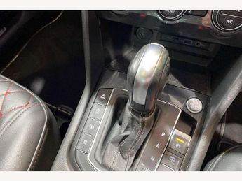 Volkswagen Tiguan 2.0 TSi 230 4Motion SEL 5dr DSG