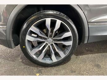 Volkswagen Tiguan 2.0 TSi 230 4Motion SEL 5dr DSG