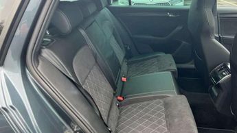 Skoda Superb Estate 2.0 TDI CR 200 Sport Line Plus 5dr DSG