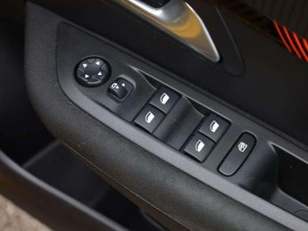 Peugeot 208 1.2 PureTech 100 Active Premium 5dr EAT8