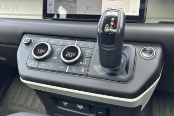 Land Rover Defender 3.0 D300 HSE 110 5dr Auto [6 Seat]