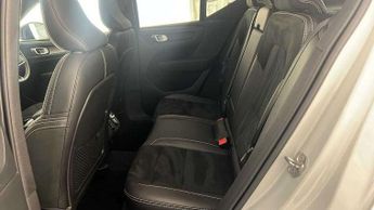 Volvo XC40 2.0 T4 R DESIGN 5dr AWD Geartronic