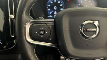 Volvo XC40 2.0 T4 R DESIGN 5dr AWD Geartronic