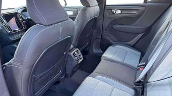 Volvo XC40 2.0 B3P Core 5dr Auto