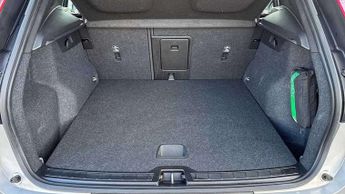 Volvo XC40 2.0 B3P Core 5dr Auto