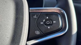Volvo XC40 2.0 B3P Core 5dr Auto
