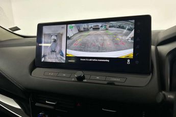 Nissan Qashqai 1.3 DiG-T MH 158 N-Connecta 5dr Xtronic