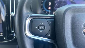 Volvo XC40 2.0 B3P Core 5dr Auto