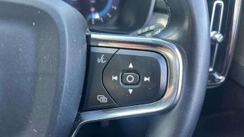 Volvo XC40 2.0 B3P Core 5dr Auto