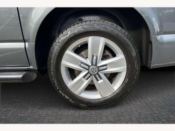 Volkswagen Transporter 2.0 BiTDI 204 Highline Kombi Van DSG