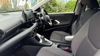 Toyota Yaris 1.5 Hybrid Design 5dr CVT