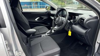 Toyota Yaris 1.5 Hybrid Design 5dr CVT