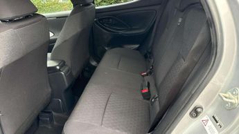 Toyota Yaris 1.5 Hybrid Design 5dr CVT