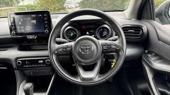 Toyota Yaris 1.5 Hybrid Design 5dr CVT
