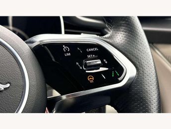 Jaguar F-Pace 2.0 D200 R-Dynamic Black 5dr Auto AWD