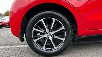 Toyota Yaris 1.5 VVT-i Icon Tech 5dr CVT