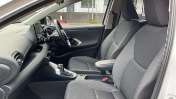 Toyota Yaris 1.5 Hybrid Design 5dr CVT