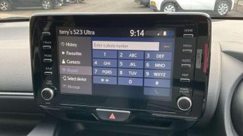 Toyota Yaris 1.5 Hybrid Design 5dr CVT