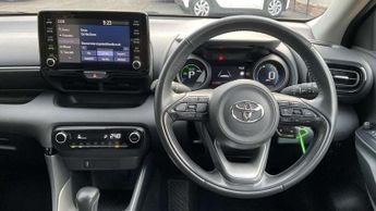 Toyota Yaris 1.5 Hybrid Design 5dr CVT