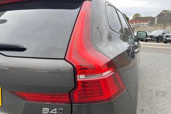 Volvo XC60 2.0 B4D R DESIGN 5dr AWD Geartronic