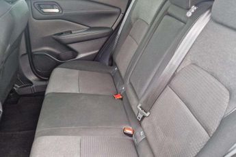 Nissan Qashqai 1.3 DiG-T MH 158 N-Connecta 5dr Xtronic