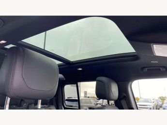 Land Rover Defender 3.0 D250 X-Dynamic HSE 110 5dr Auto [7 Seat]