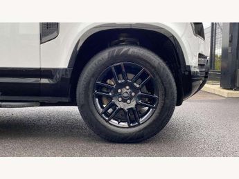 Land Rover Defender 3.0 D250 X-Dynamic HSE 110 5dr Auto [7 Seat]