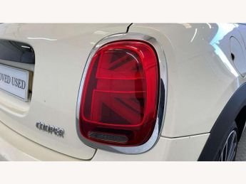 MINI Hatchback 5dr 1.5 Cooper Exclusive 5dr Auto