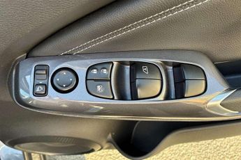 Nissan Juke 1.6 Hybrid N-Connecta 5dr Auto