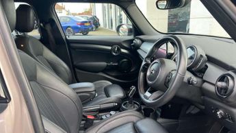 MINI Hatchback 5dr 1.5 Cooper Exclusive 5dr Auto