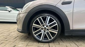 MINI Hatchback 5dr 1.5 Cooper Exclusive 5dr Auto