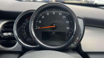 MINI Hatchback 5dr 1.5 Cooper Exclusive 5dr Auto