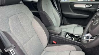 Volvo XC40 2.0 B4P Plus Dark 5dr AWD Auto