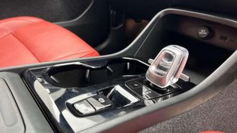 Volvo XC40 2.0 B4P Inscription 5dr AWD Auto
