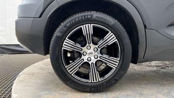 Volvo XC40 2.0 B4P Inscription 5dr AWD Auto