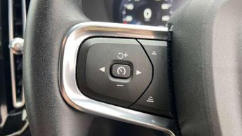 Volvo XC40 2.0 B4P Inscription 5dr AWD Auto