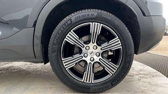 Volvo XC40 2.0 B4P Inscription 5dr AWD Auto