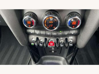 MINI Hatchback 1.5 Cooper Classic 3dr Auto