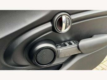 MINI Hatchback 5dr 1.5 Cooper Classic II 5dr Auto